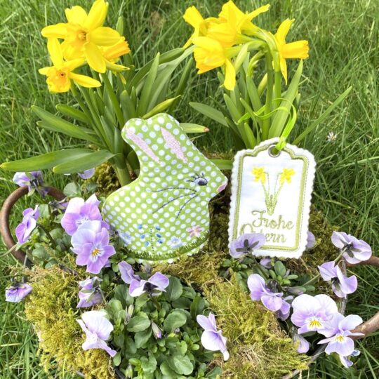 eierwaermer-ostern-hase-gruen