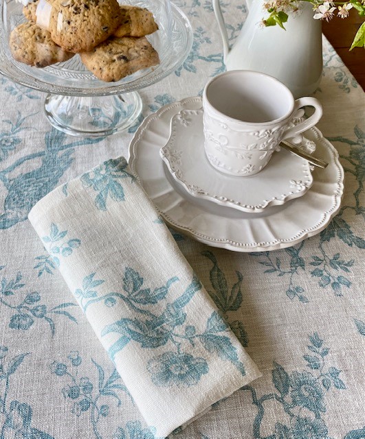 Tischdecke aus französischem Leinen creme altweiß mit floralem Muster