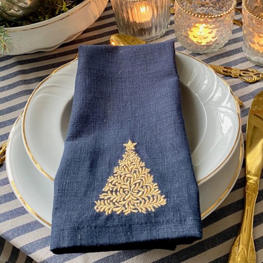 Serviette Leinen dunkelblau mit Stickerei Weihnachtsbaum