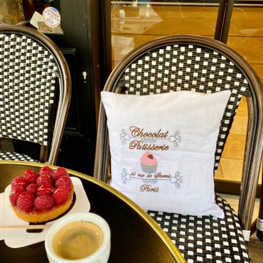 kissenbezug-40x40-paris-chic-patisserie-franzoesischer-landhausstil