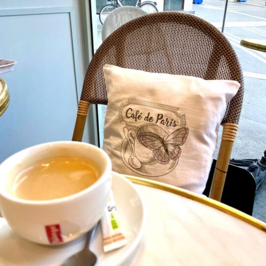 kissenbezug-leinen-paris-chic-kaffee
