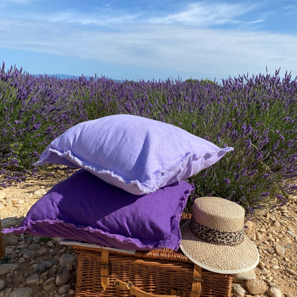 kissen-fransen-lila-franzoesischer-landhausstil